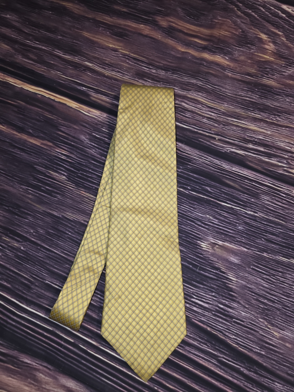 Milano Yellow Grid Tie with Subtle Crosshatch
